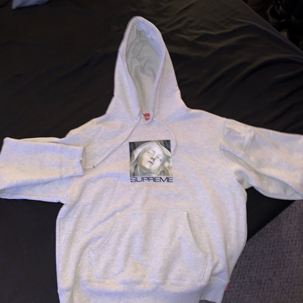 Supreme small new sweater